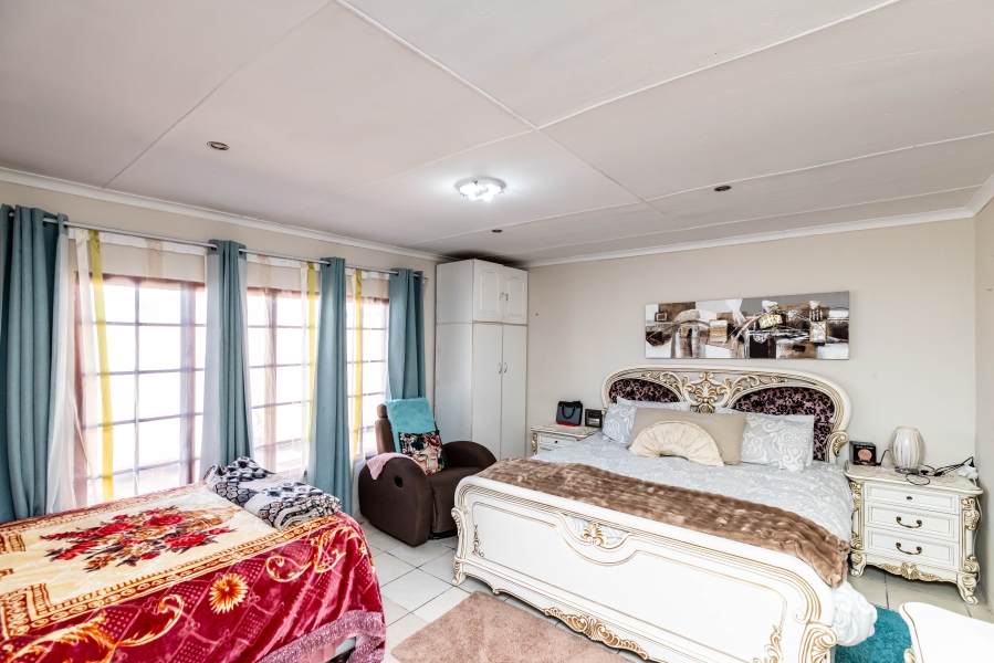 3 Bedroom Property for Sale in Summerpride Eastern Cape